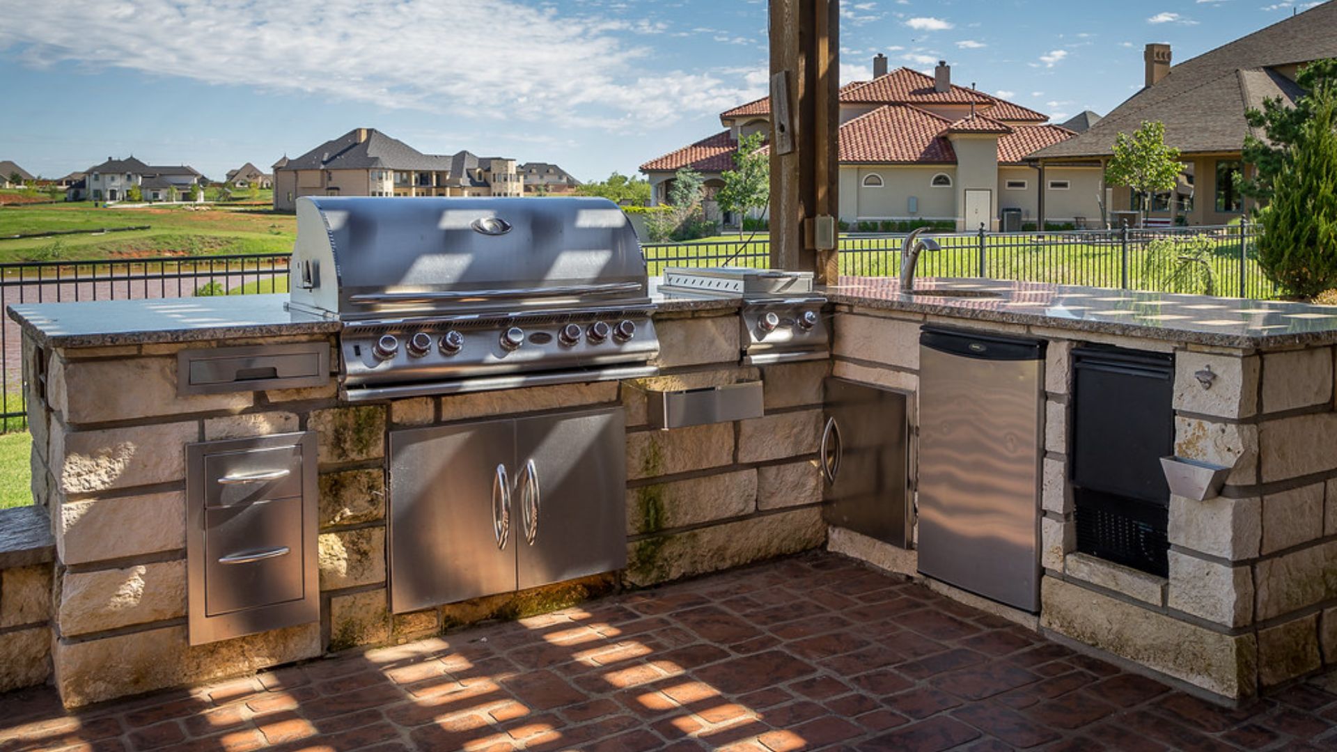 Outdoor Kitchen