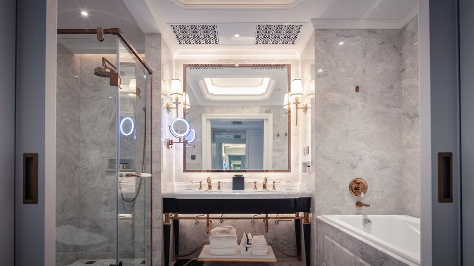 Small Bathroom, Real Budget: How to Tell if a Contractor Plan Will Actually Work
